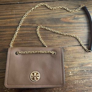 Tory Burch Brown Leather Handbag/Crossbody! Can be worn multiple ways!